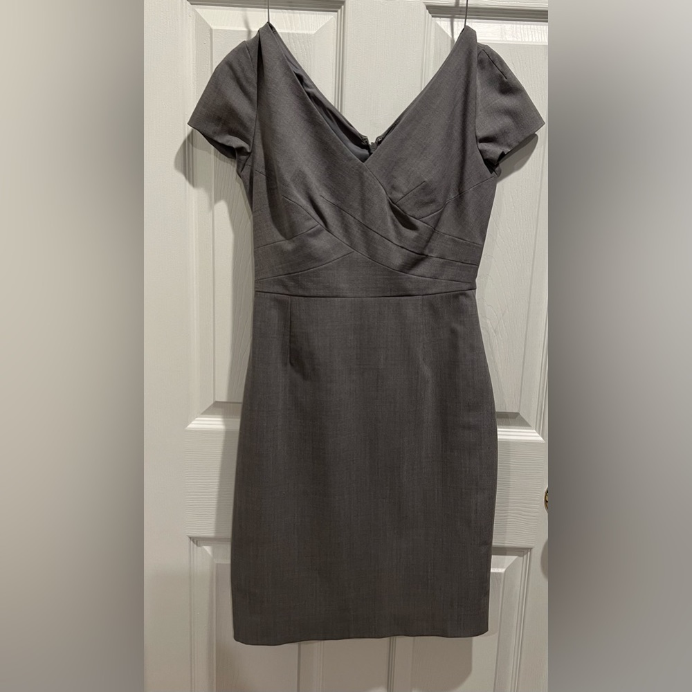 Banana Republic gray work dress in size 0P.